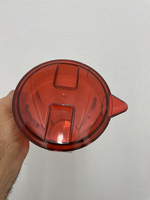 Jarra plastico vermelho loja AREA