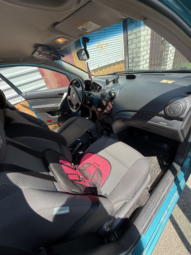 Продам машину Chevrolet Aveo 2009