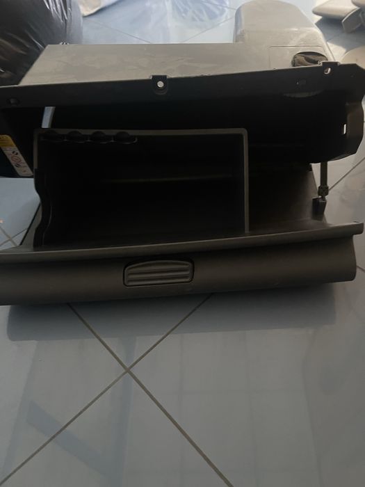 Vendo porta luvas e espelhos dim Mitsubishi originais impecaveis