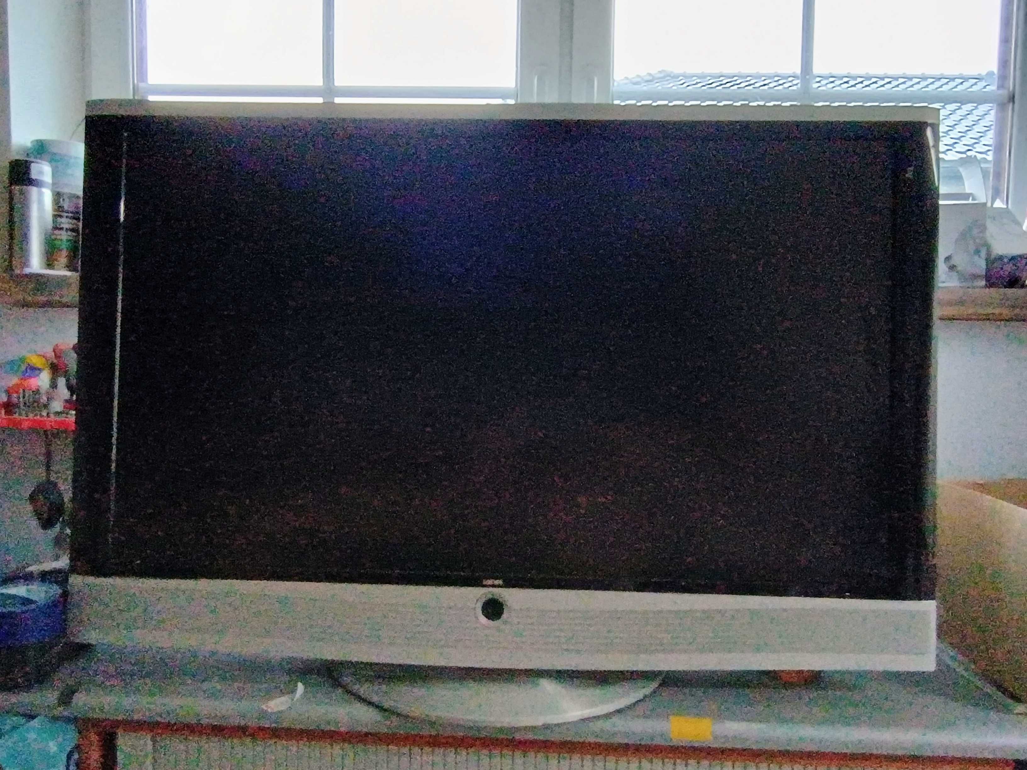 Sprzedam duży Telewizor wymiar 75/117 LOEWE plus pilot