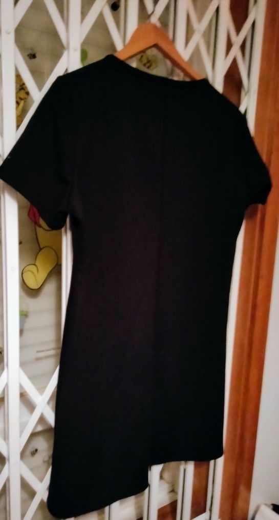 Vestido justo em malha de boa qualidade da MANGO.