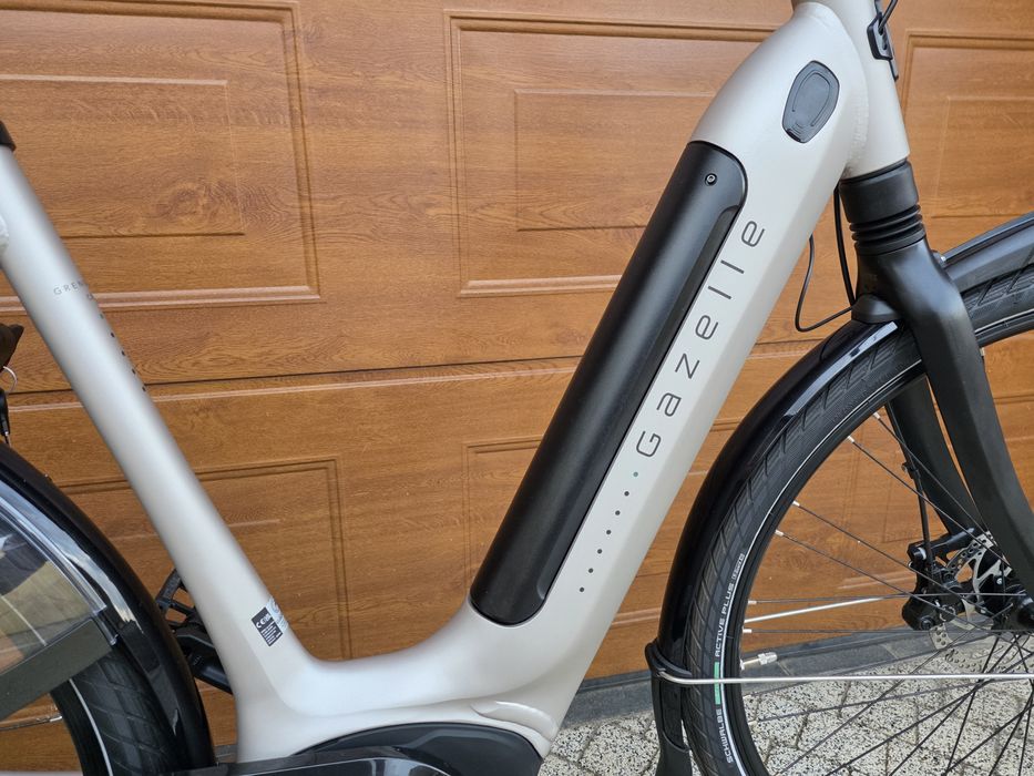 Rower Elektryczny Gazelle Grenoble C8 Bosch Smart 53 57 61 Szampanowy
