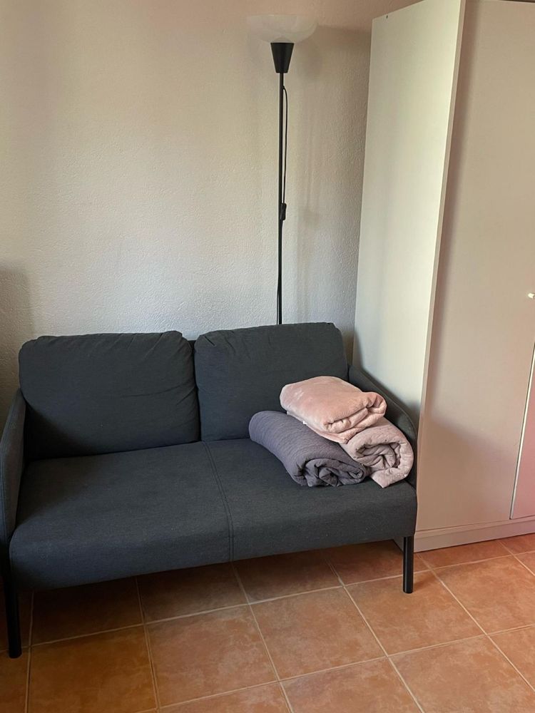Sofá pequeno do ikea
