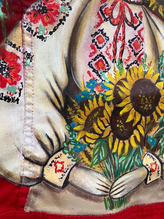 Джинсова куртка з ручним розписом Берегиня