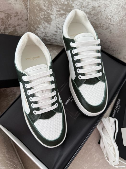 Шкіряні жіночі кросівки чорні, бежеві, темно-зелені бренд