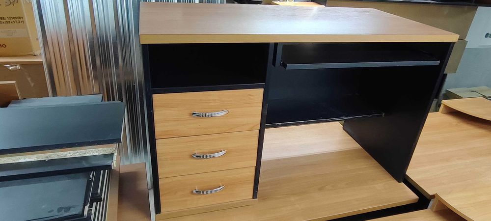 Стіл офісний , компютерний б/в