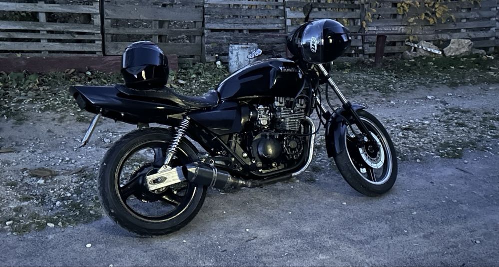 Продам мотоцикл Yamaha XJR400 (не на ходу)