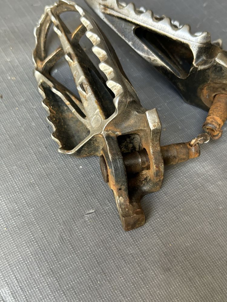 Podnóżki pasażera HONDA CRF250/450 CR Cross Enduro