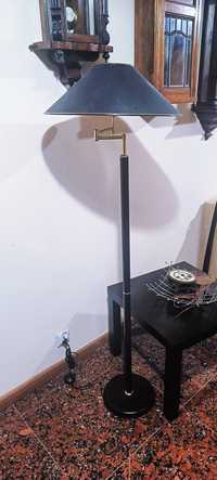 Ponadczasowa lampa stojąca gabinetowa elegancka czarna, złote element