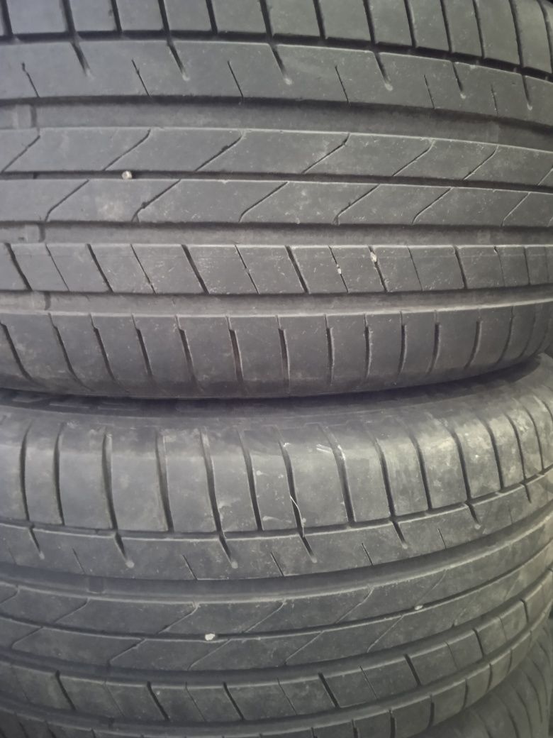 Продам шины 215/65r17