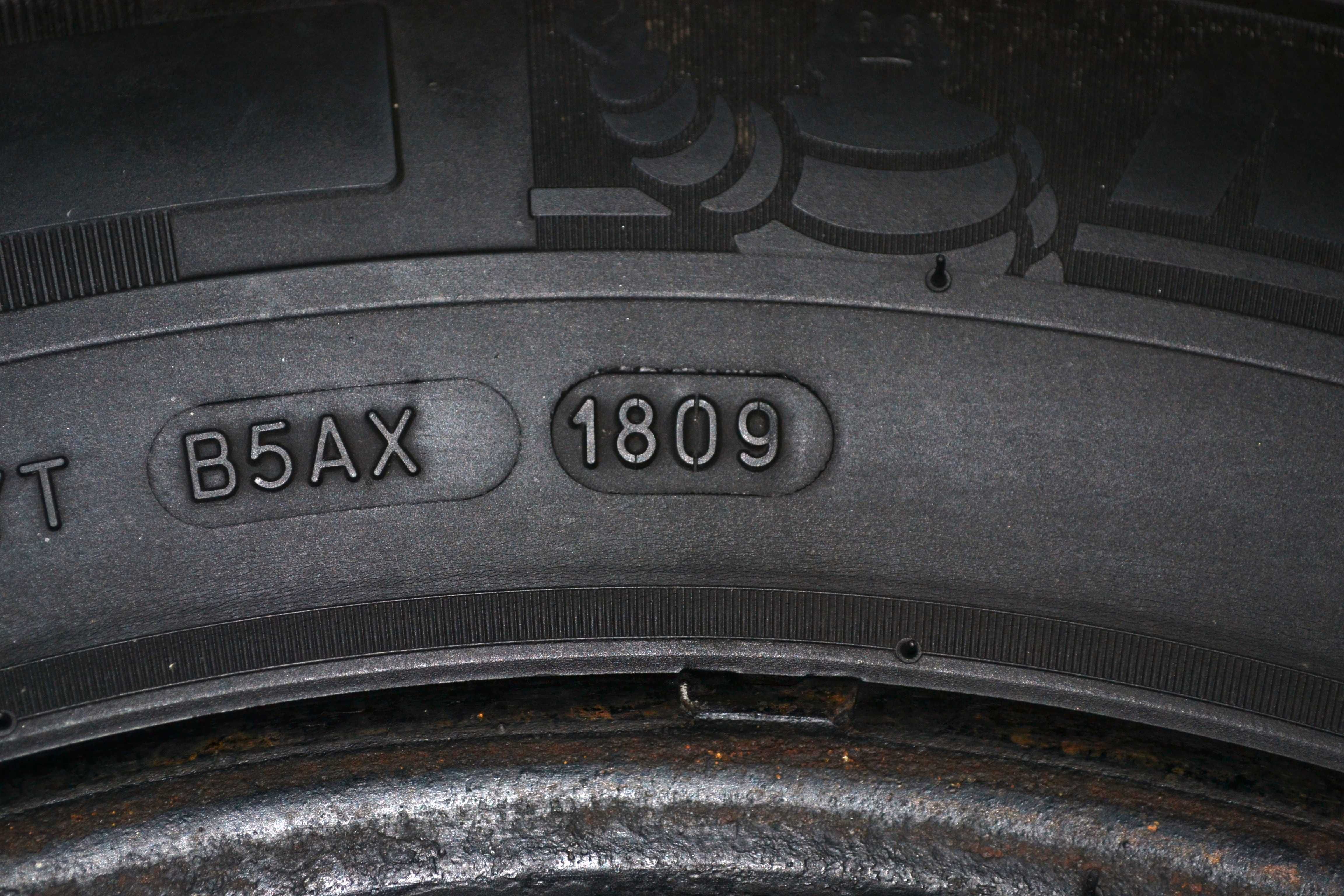 Opony MICHELIN AGILIS 205/70R15C - ( wzmacniane - 2 x 7,2mm ) - 2szt.