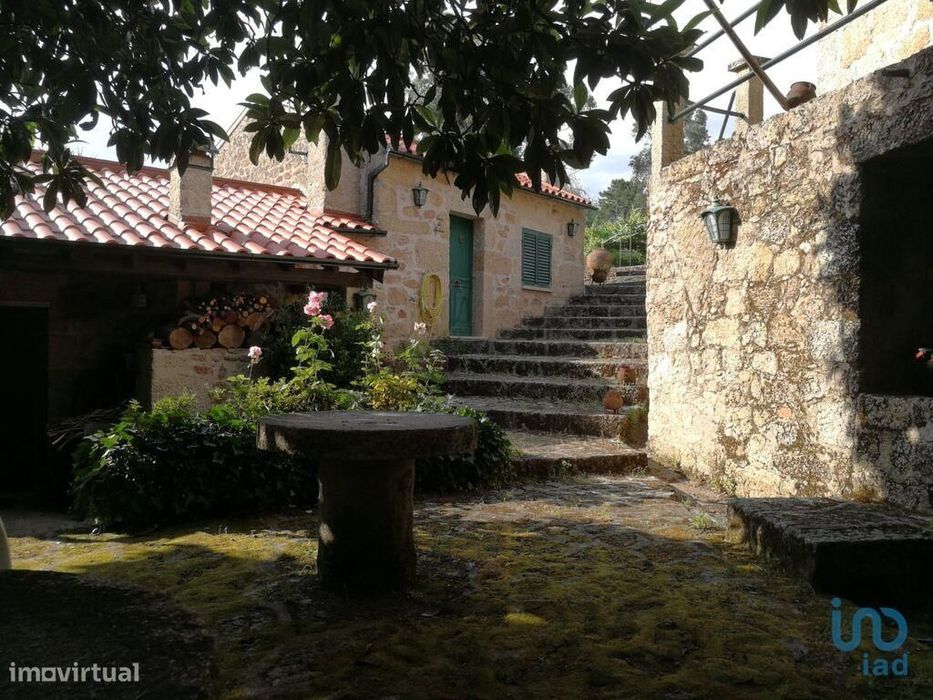Casa / Villa T4 em Castelo Novo de 196,00 m2