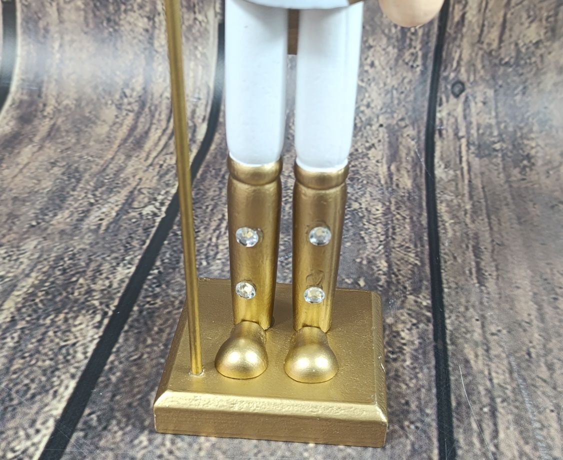 Dziadek do orzechów drewniany 35 cm