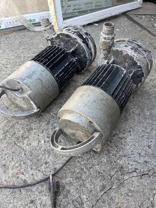 Продам два робочих електродвигуна HELZ