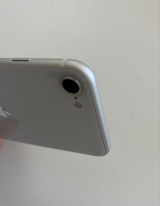 iPhone SE (2.Geracão) + JBL earpods Wave Beam bluetooth