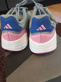 Nowe buty sportowe Adidas