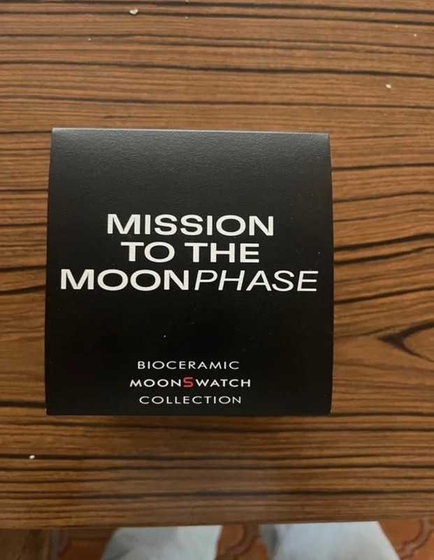 Omega x Swatch - Mission To The Moonphase -Snoopy New Moon - SO33B700