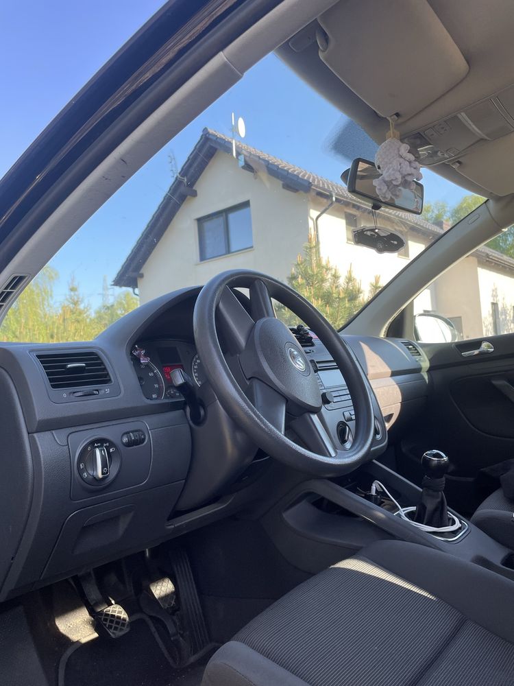 Volkswagen golf 5 1.6mpi 5 drzwi