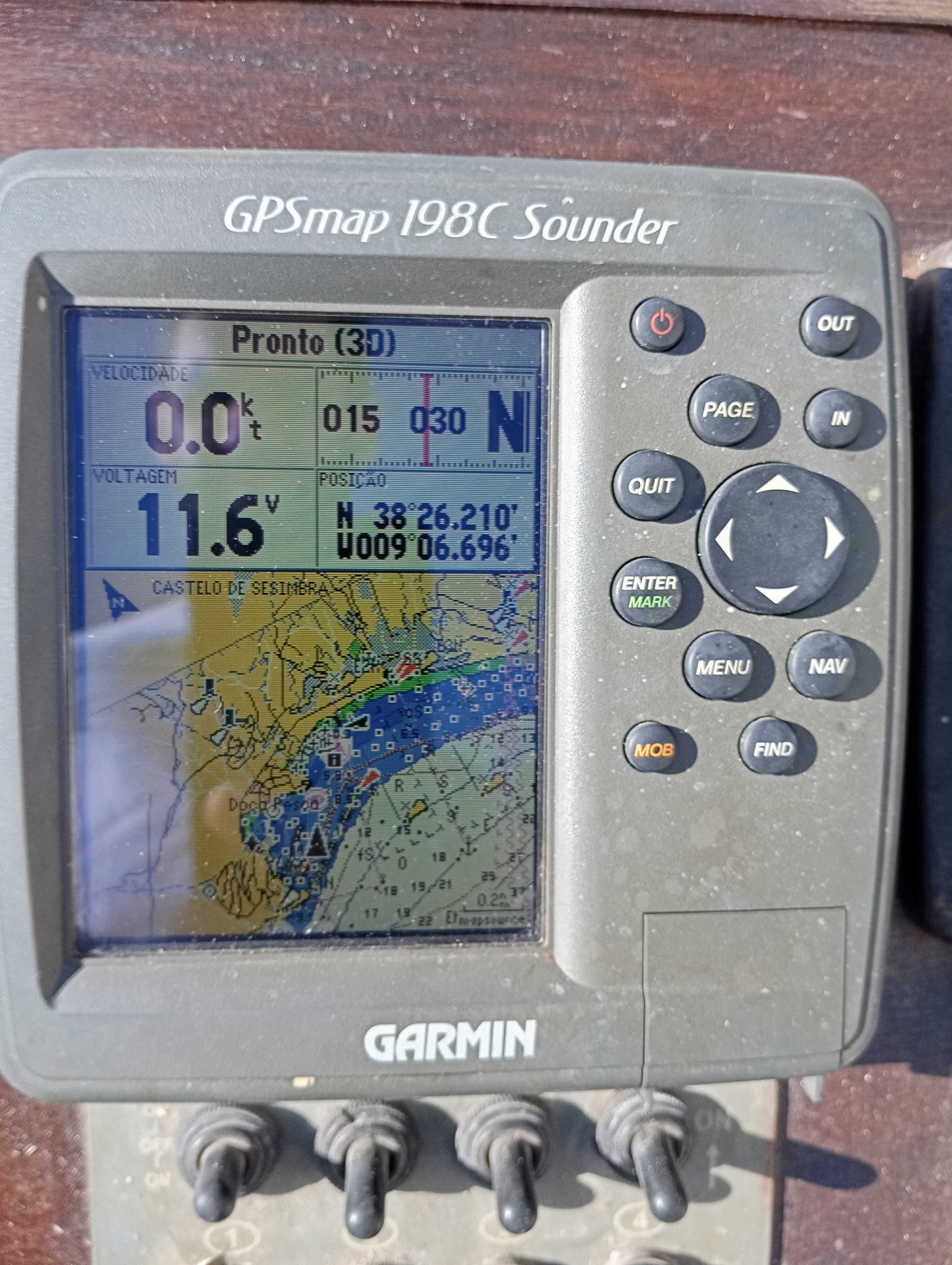 Barco bonito para passeios , palamenta completa e pronto a navegar!
