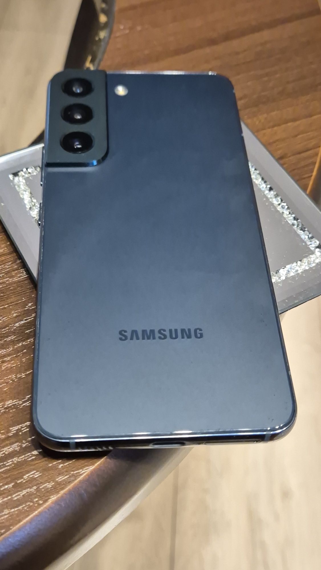 Samsung S22  5G   8 /256