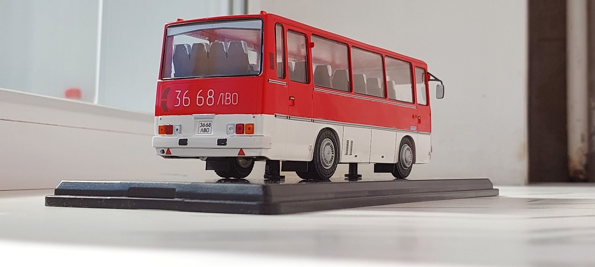 Модель Икарус-211,ручная работа