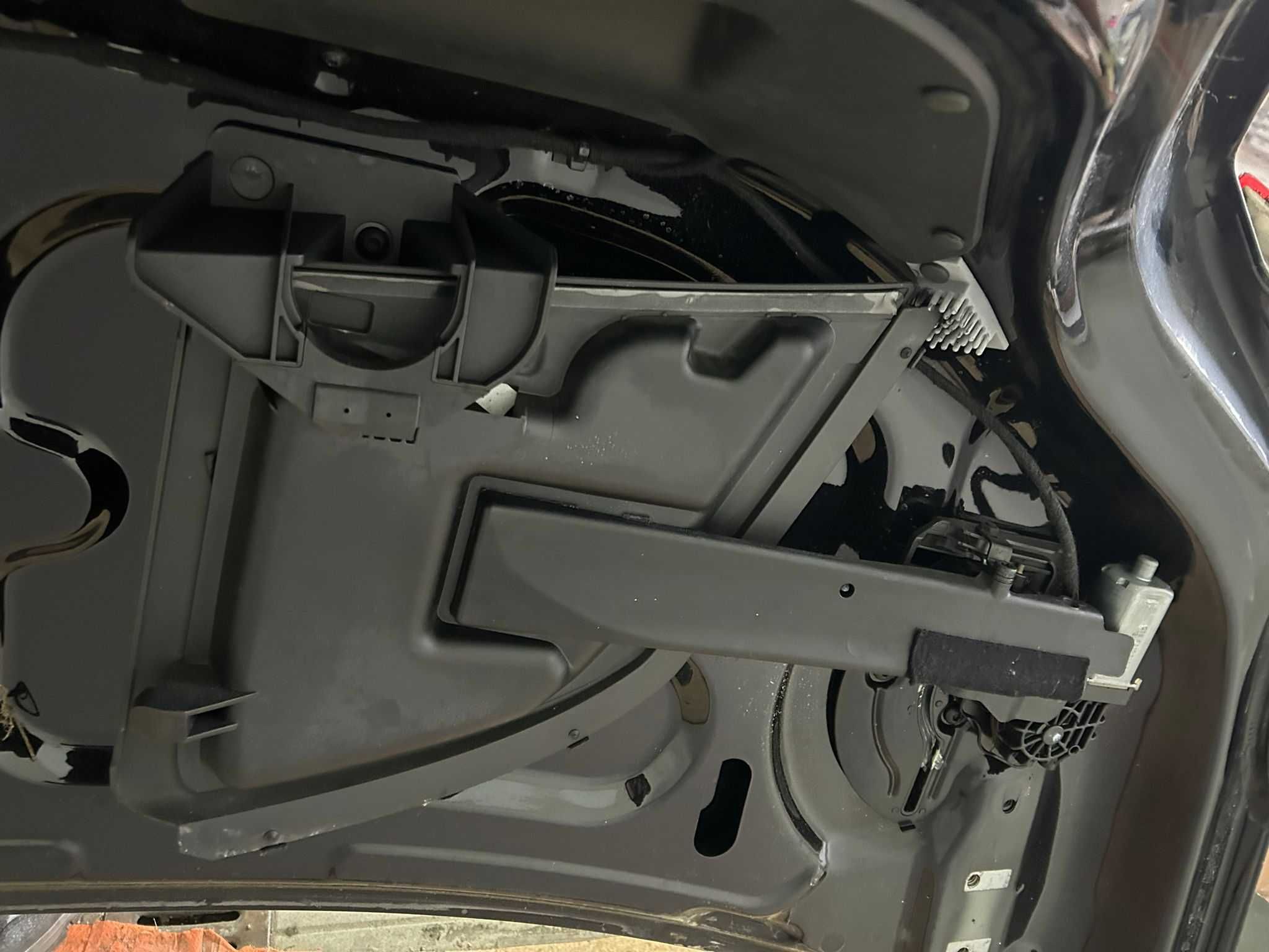 Lotka klapy bagażnika prawa OPEL ASTRA H TT TwinTop Cabrio