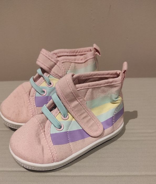 Sprzedam buty trampki dla dziewczynki rozmiar 20