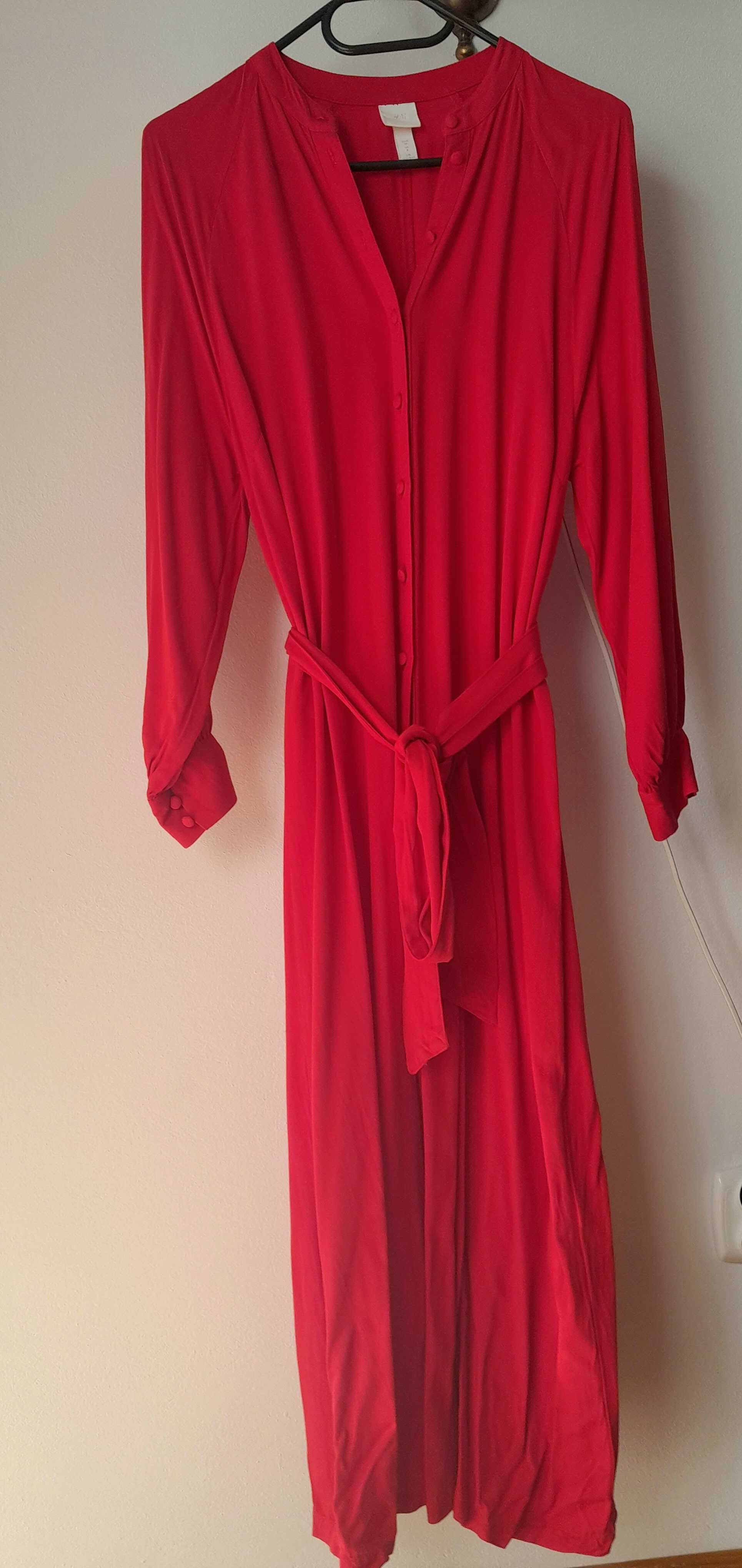 Długa czerwona sukienka H&M z paskiem
