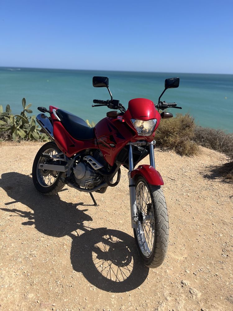 Moto falcon nx400