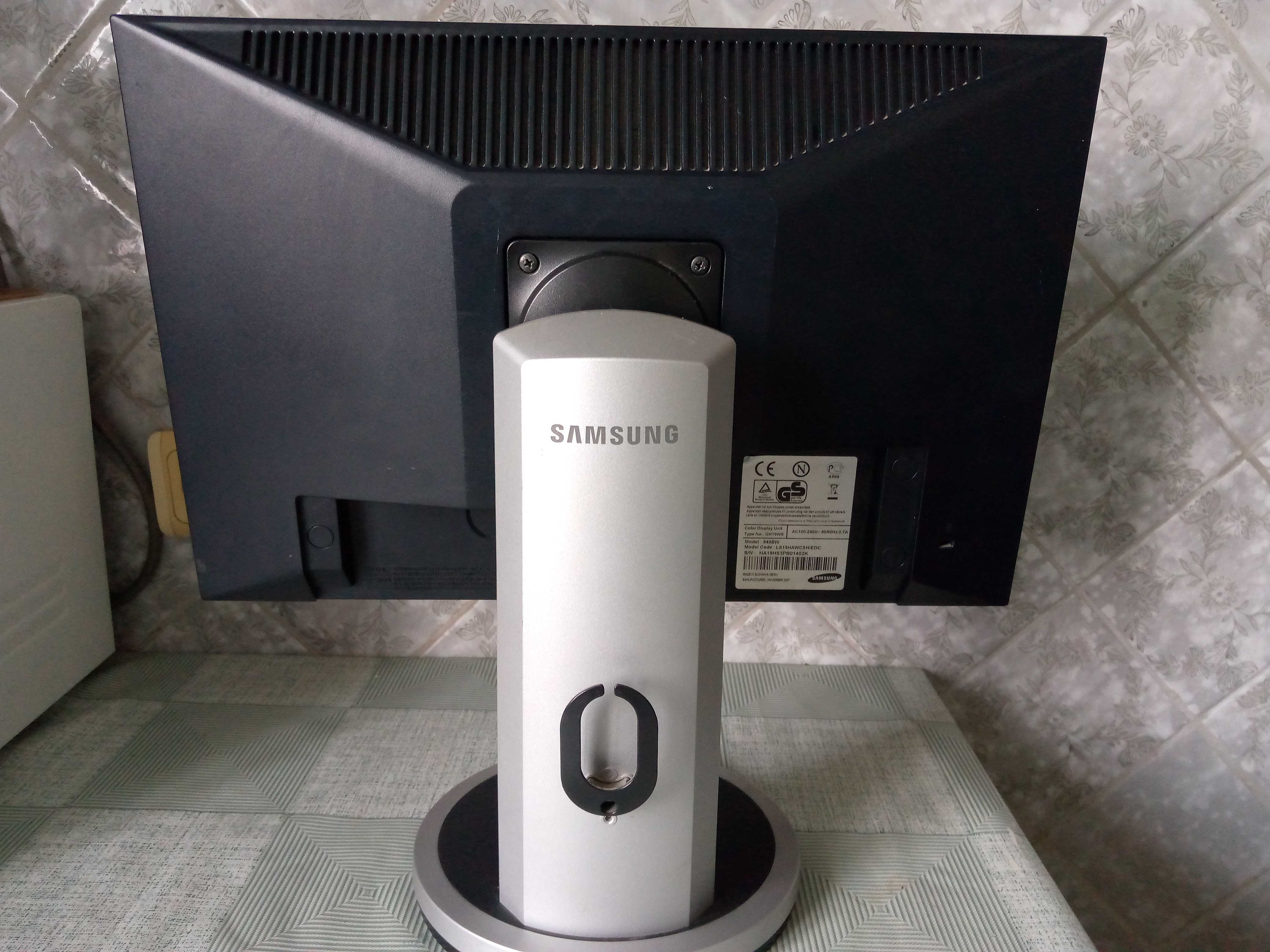 Монитор 19" Samsung sync master 940 bw широкоформатный