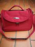 Walizka kosmetyczka Puccini czerwona 35 x 24 x 23 cm super stan