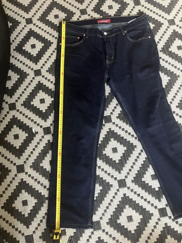 Levis duzy. Rozmiar 36/32