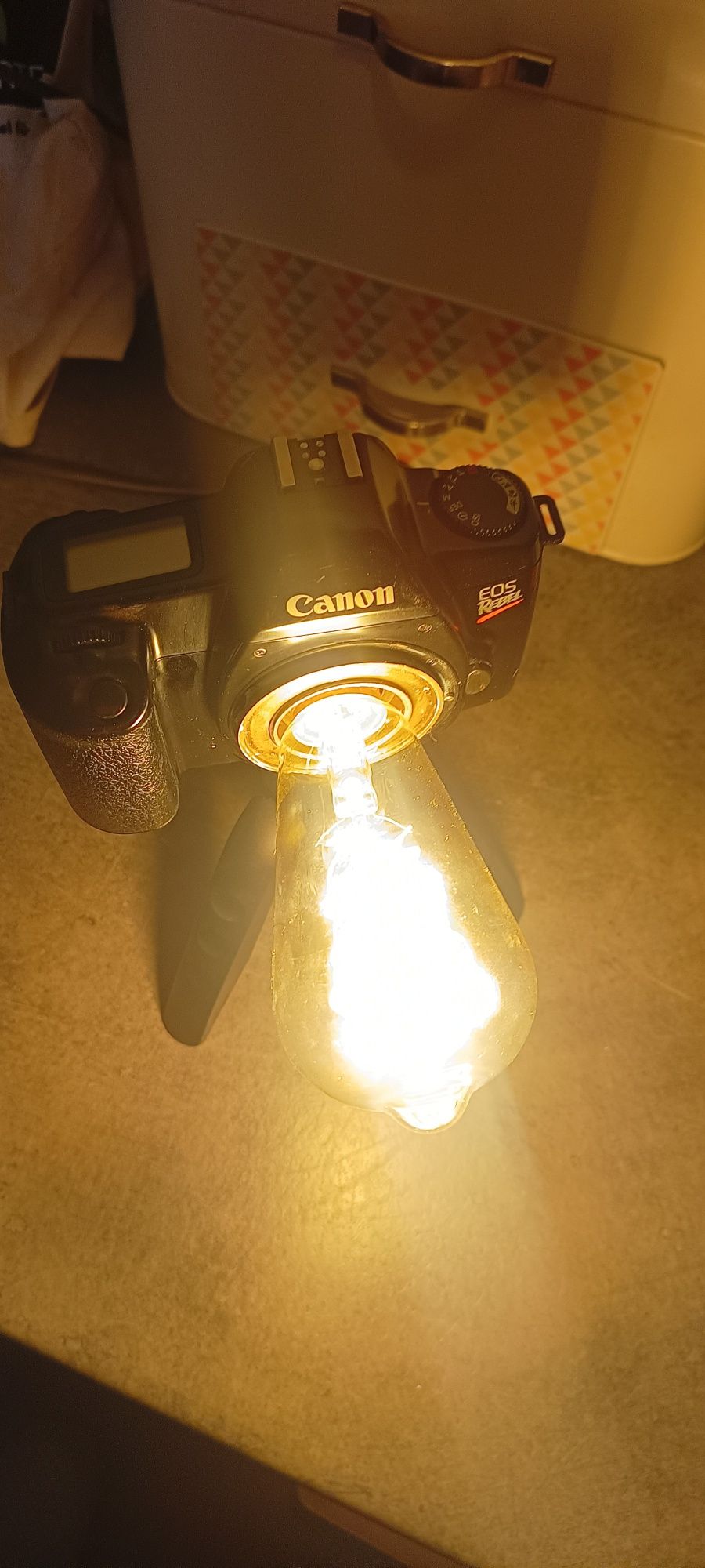 Aparat Canon lampka