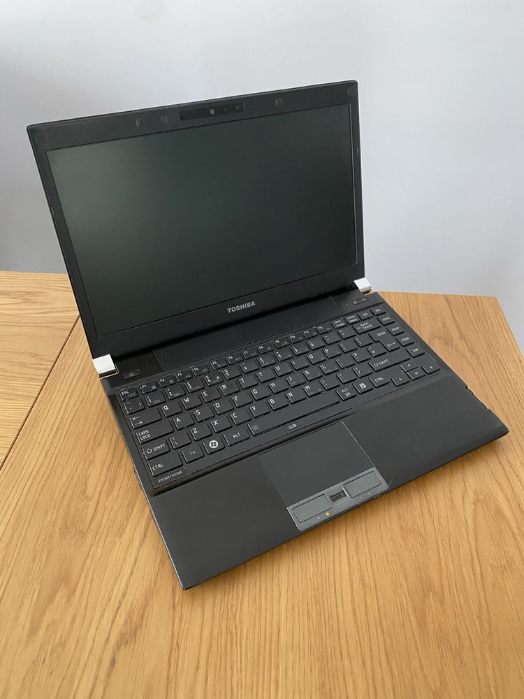 Laptop Toshiba 13,3” 4GB 128GB