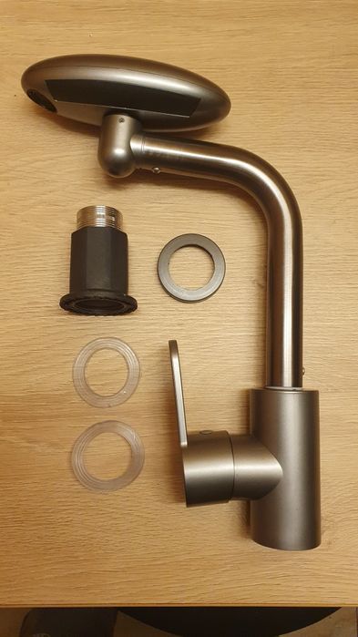 Bateria łazienkowa, kuchenna szara. Cztery rodzaje strumienia wody