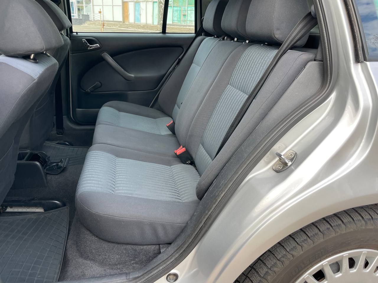 Skoda Octavia Combi Tour 1.6 MPI (ГБО) 2006 рік з Німеччини