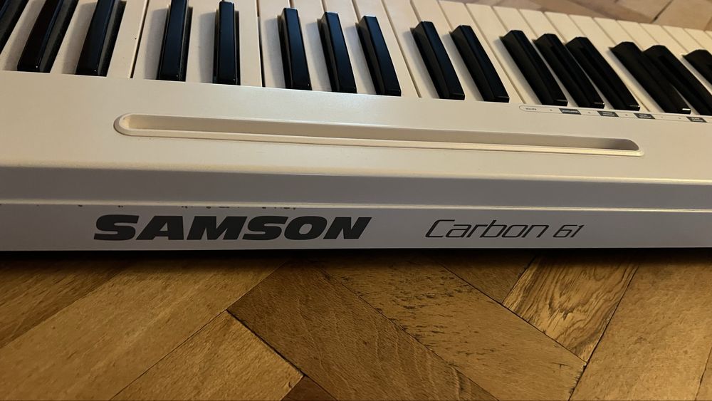 Синтезатор SAMSON Carbon 61 USB MIDI Controller