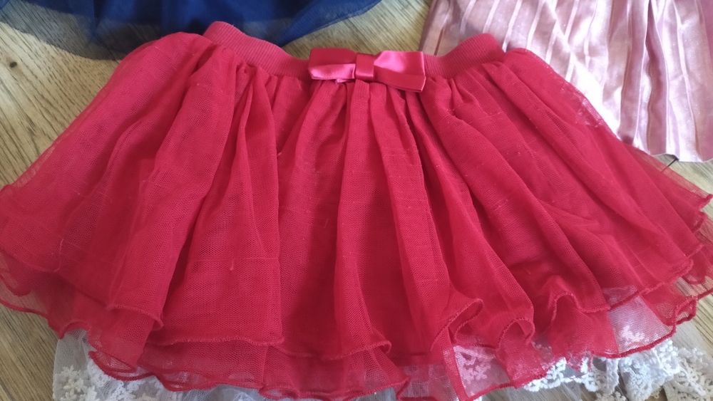 Zestaw spódniczek rozmiar 104