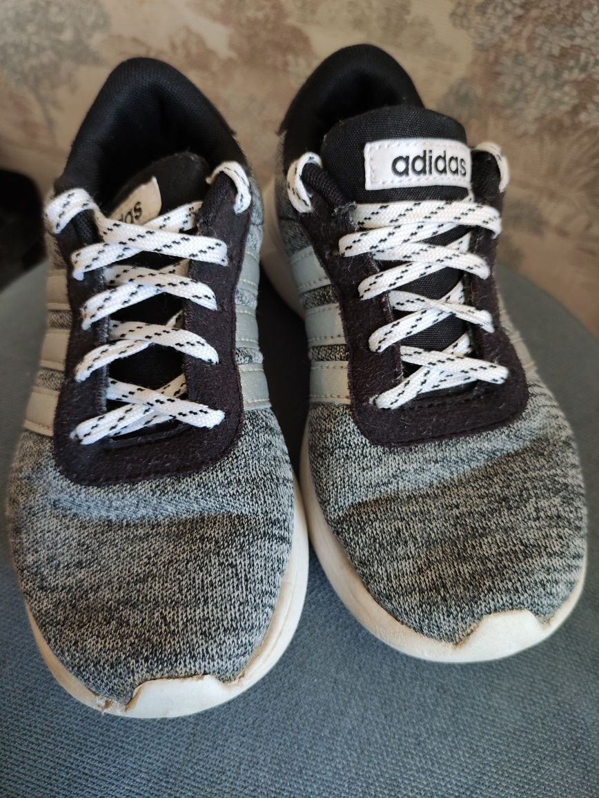 Кросівки Adidas 29- 30 р 17,5-18 см для хлопчика