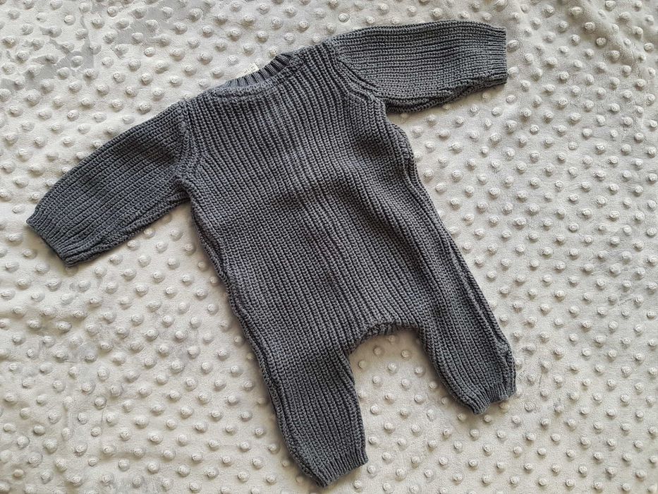 Kombinezon / pajacyk / rampers gubszy  (sweterkowy materiał) r.56, h&m