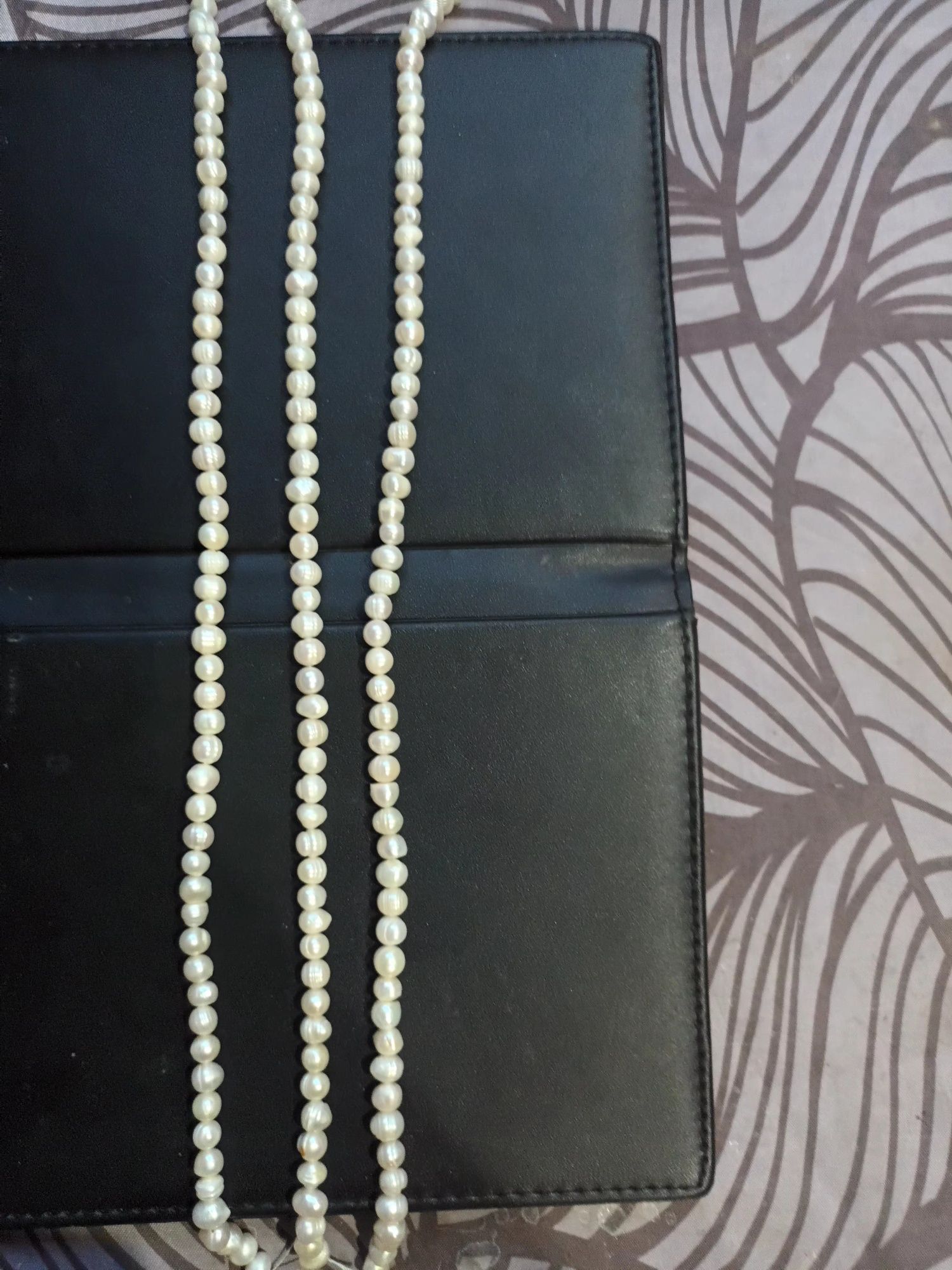 Prawdziwe perły o różnych kształtach
