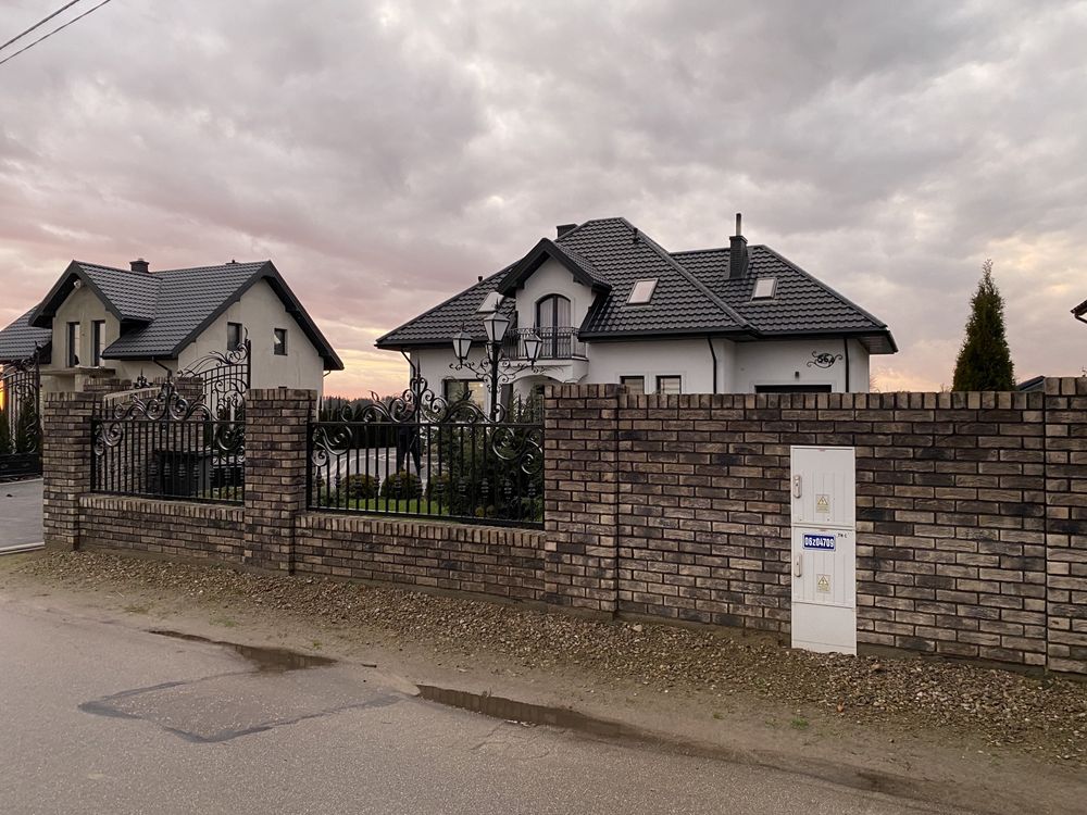 Budowa ogrodzeń z jońca, klinkier