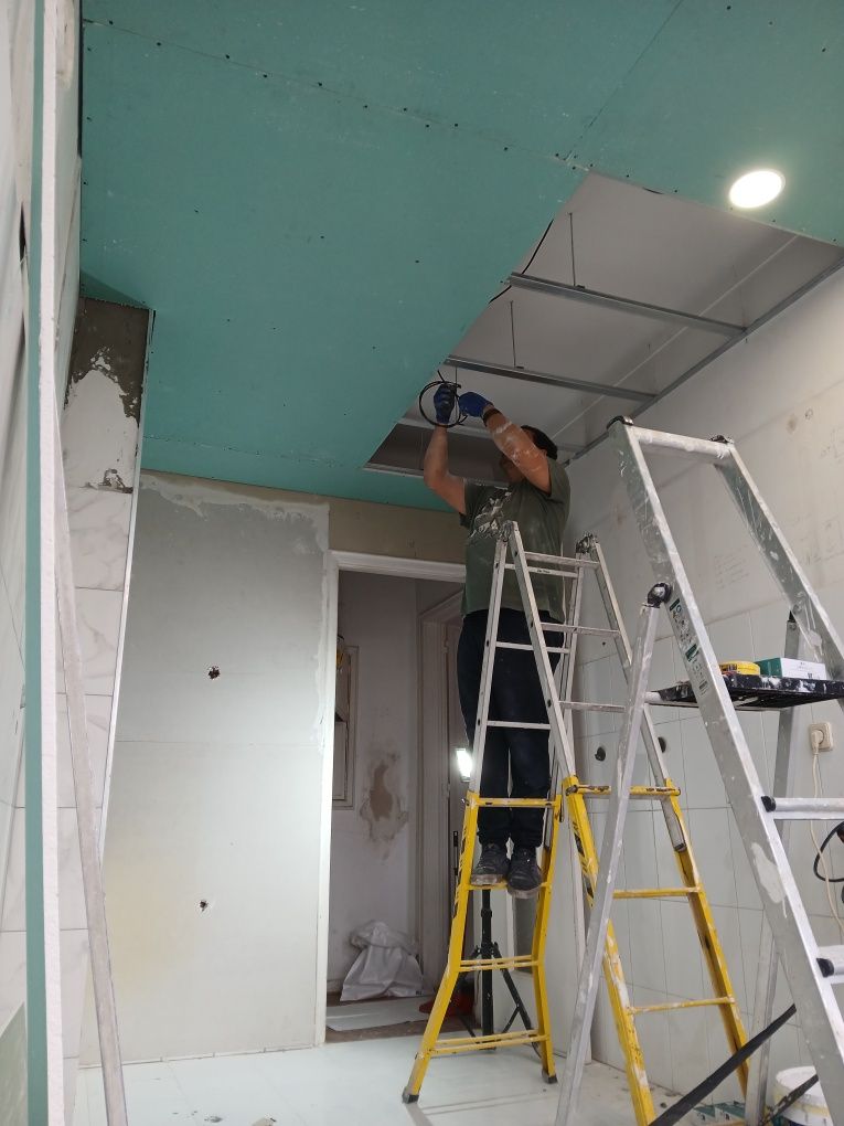 Obras em geral, remodelação e reparação.
