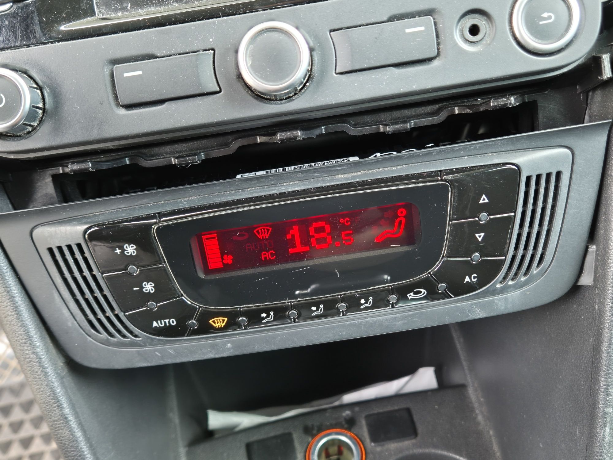 Panel nawiewu klimatyzacji climatronic Seat Ibiza IV