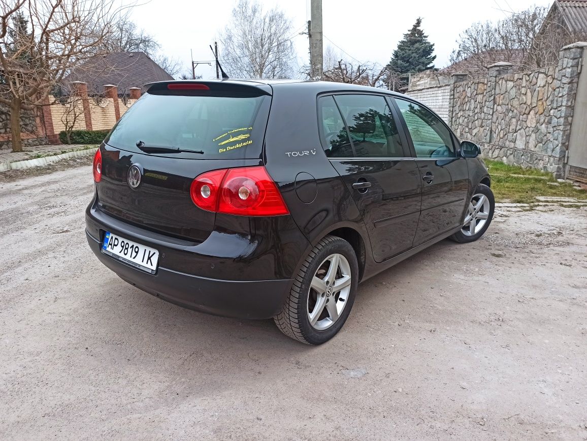 Продам VW Golf 1,4mpi, 2007, 5d, черний