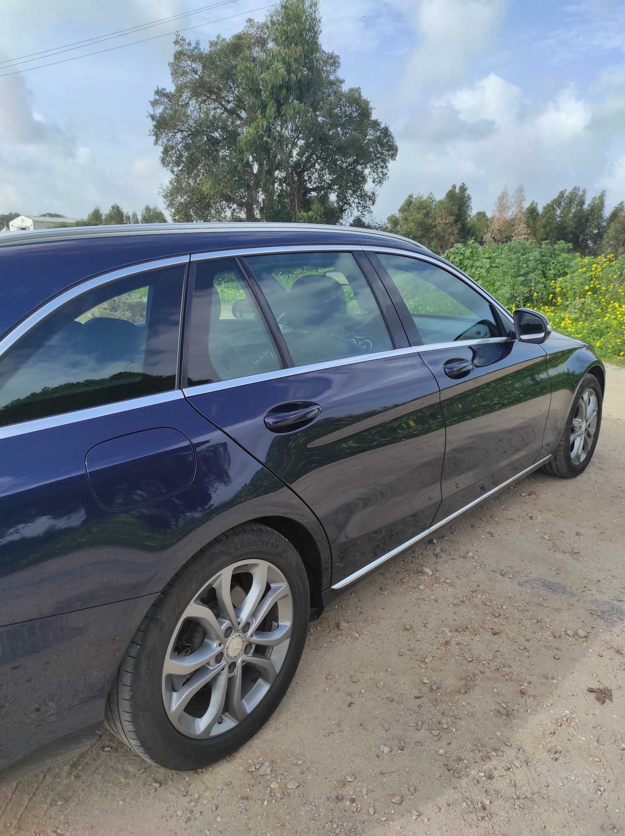 Mercedes-Benz C 220 BlueTEC Avantgarde – IMPECÁVEL