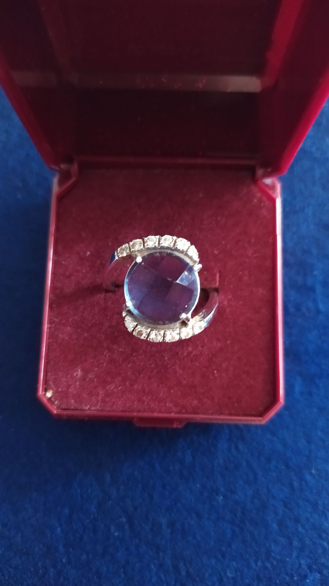 Anél de ouro branco