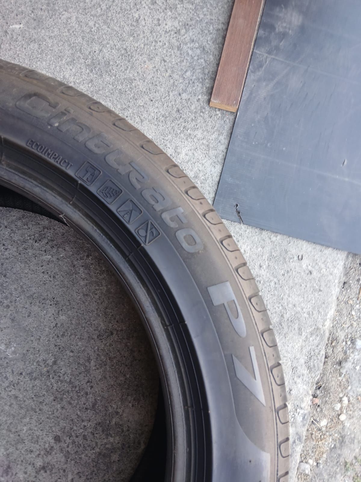 Pneus 255/45/R18 RFT PIRELLI