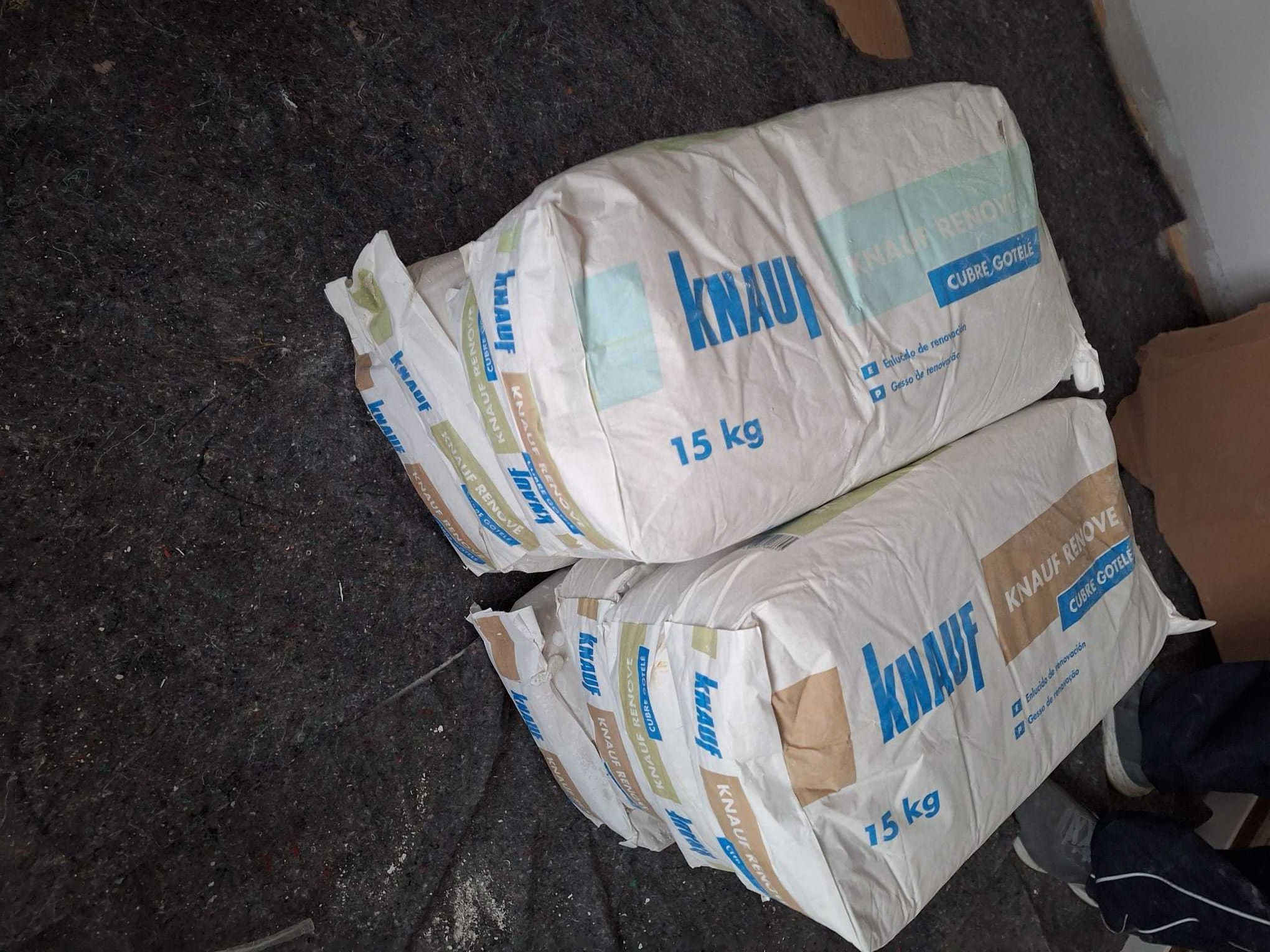 8 sacos de 15kg de Gesso (Argamassa) de renovação