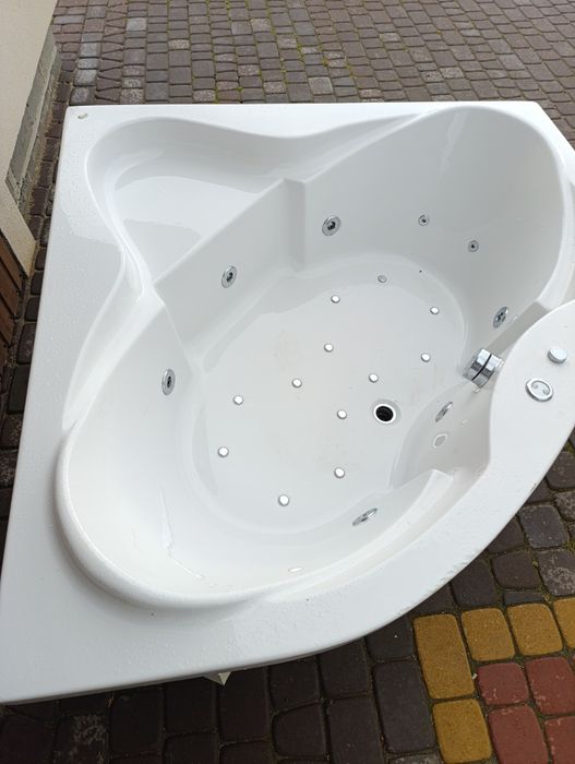 Wanna z hydromasażem jacuzzi okazja